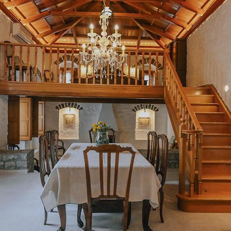 Mansion Eugenie Villa ไฮดรา ภายนอก รูปภาพ