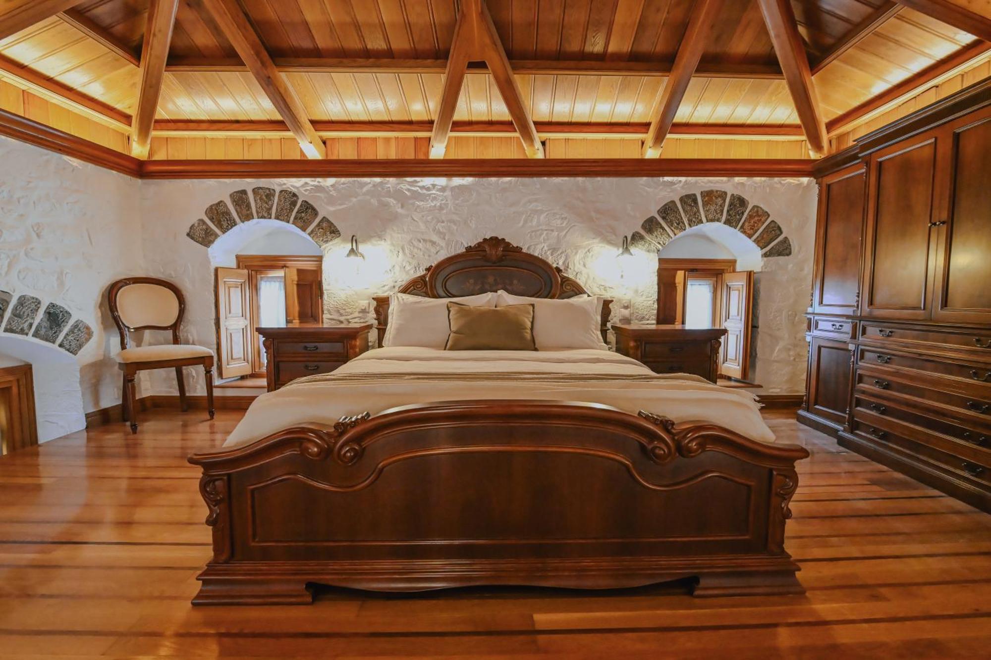 Mansion Eugenie Villa ไฮดรา ภายนอก รูปภาพ