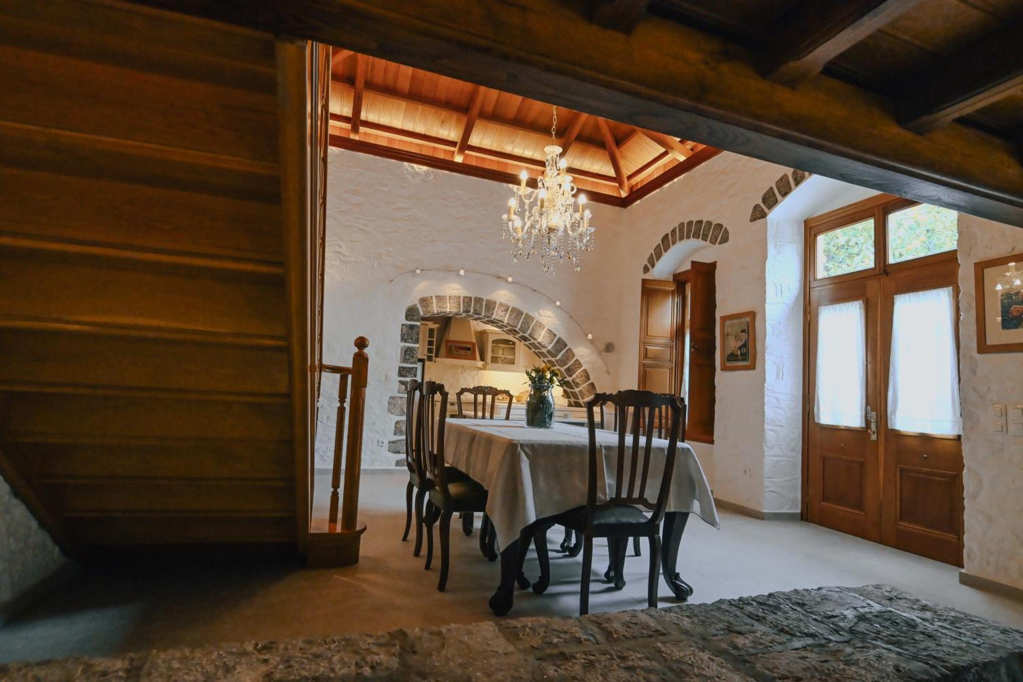 Mansion Eugenie Villa ไฮดรา ภายนอก รูปภาพ