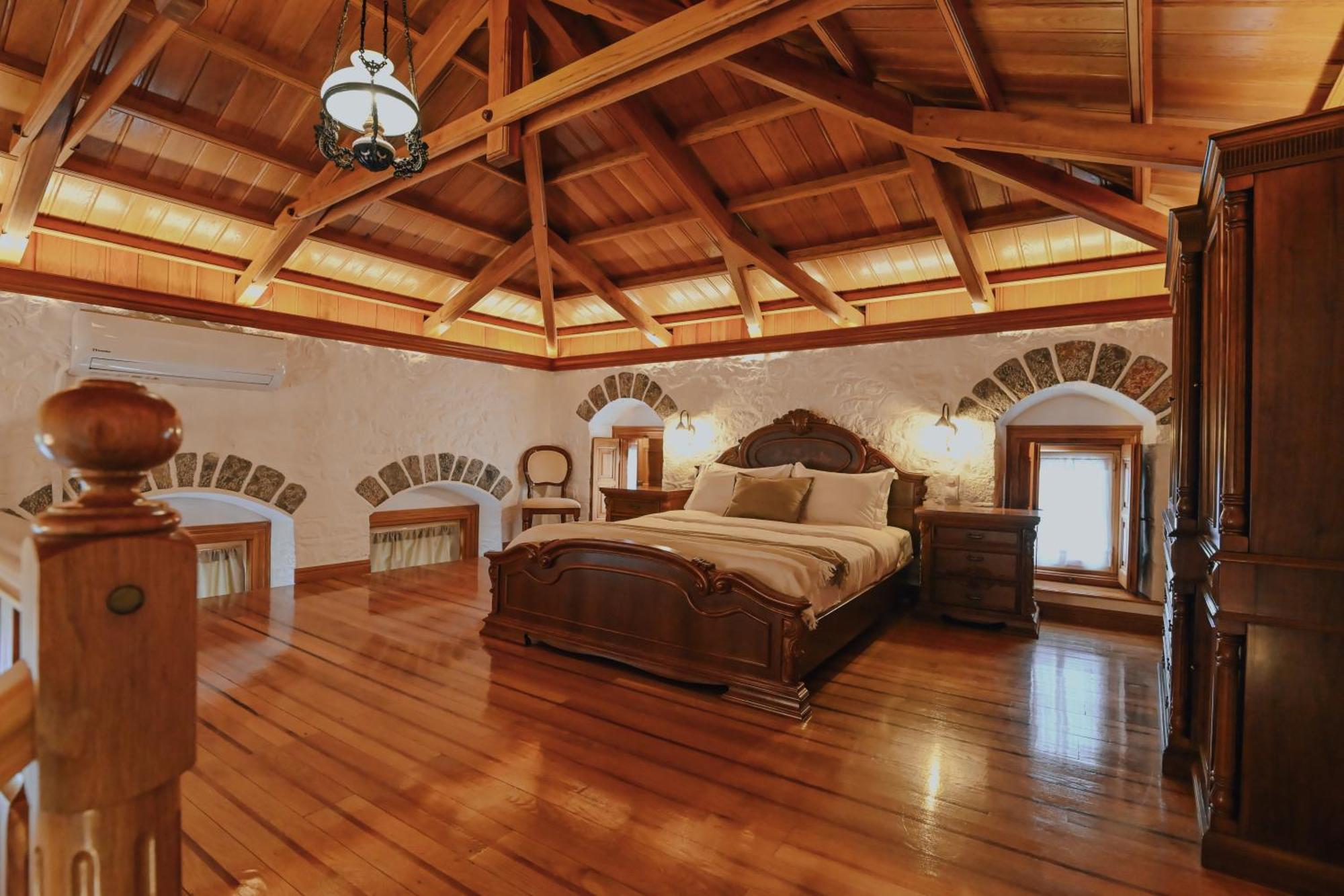 Mansion Eugenie Villa ไฮดรา ภายนอก รูปภาพ
