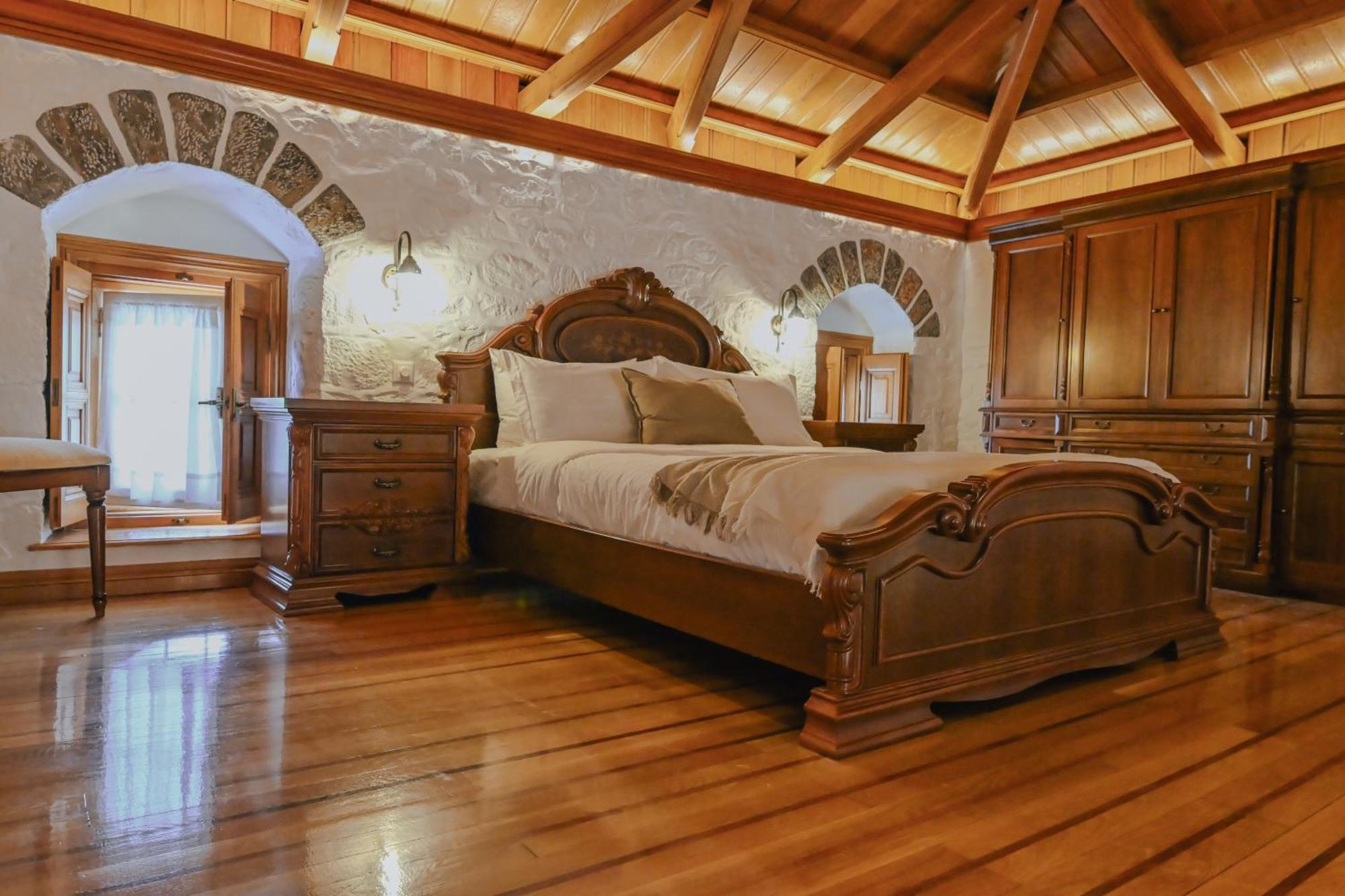 Mansion Eugenie Villa ไฮดรา ภายนอก รูปภาพ