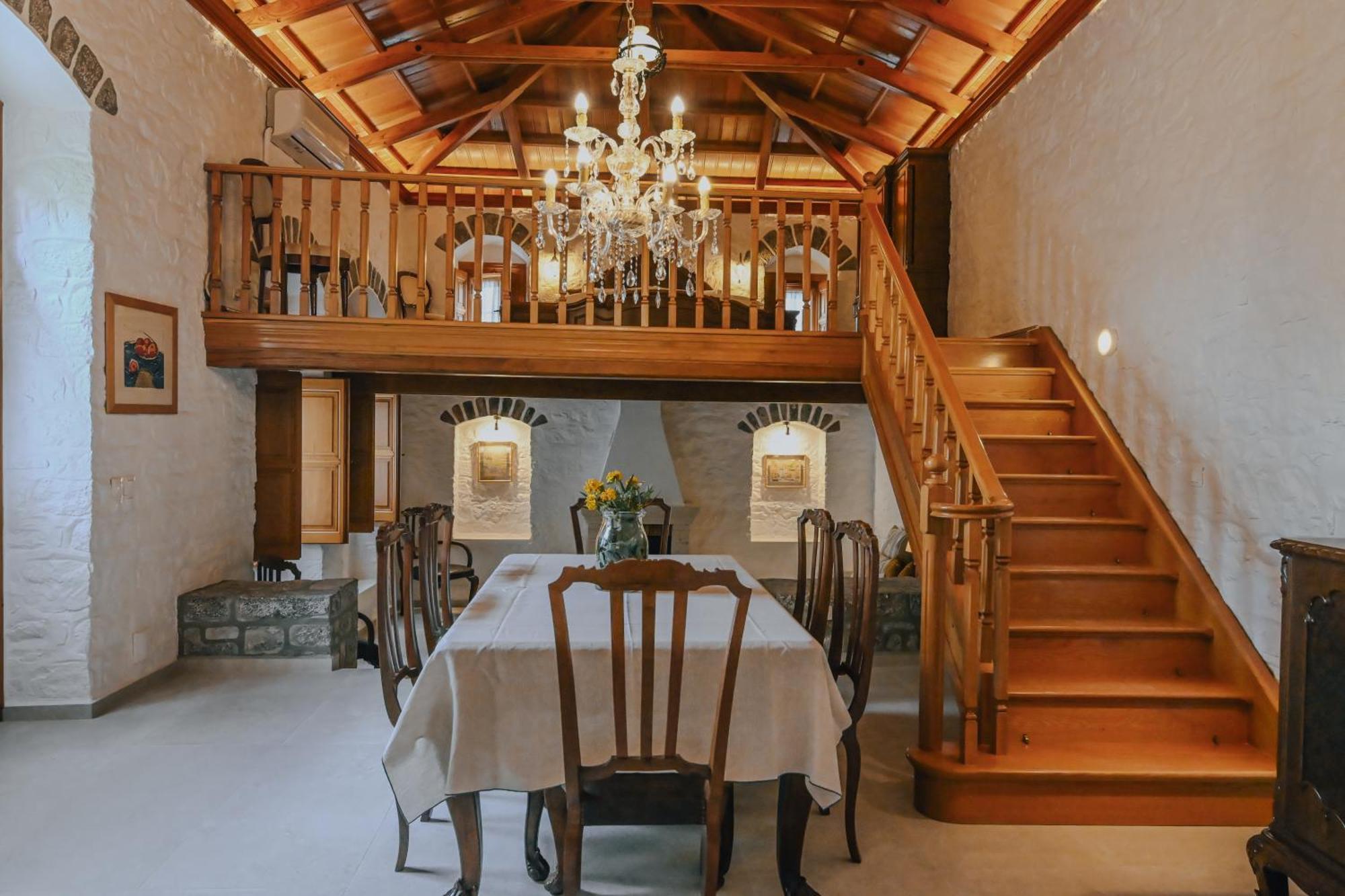 Mansion Eugenie Villa ไฮดรา ภายนอก รูปภาพ