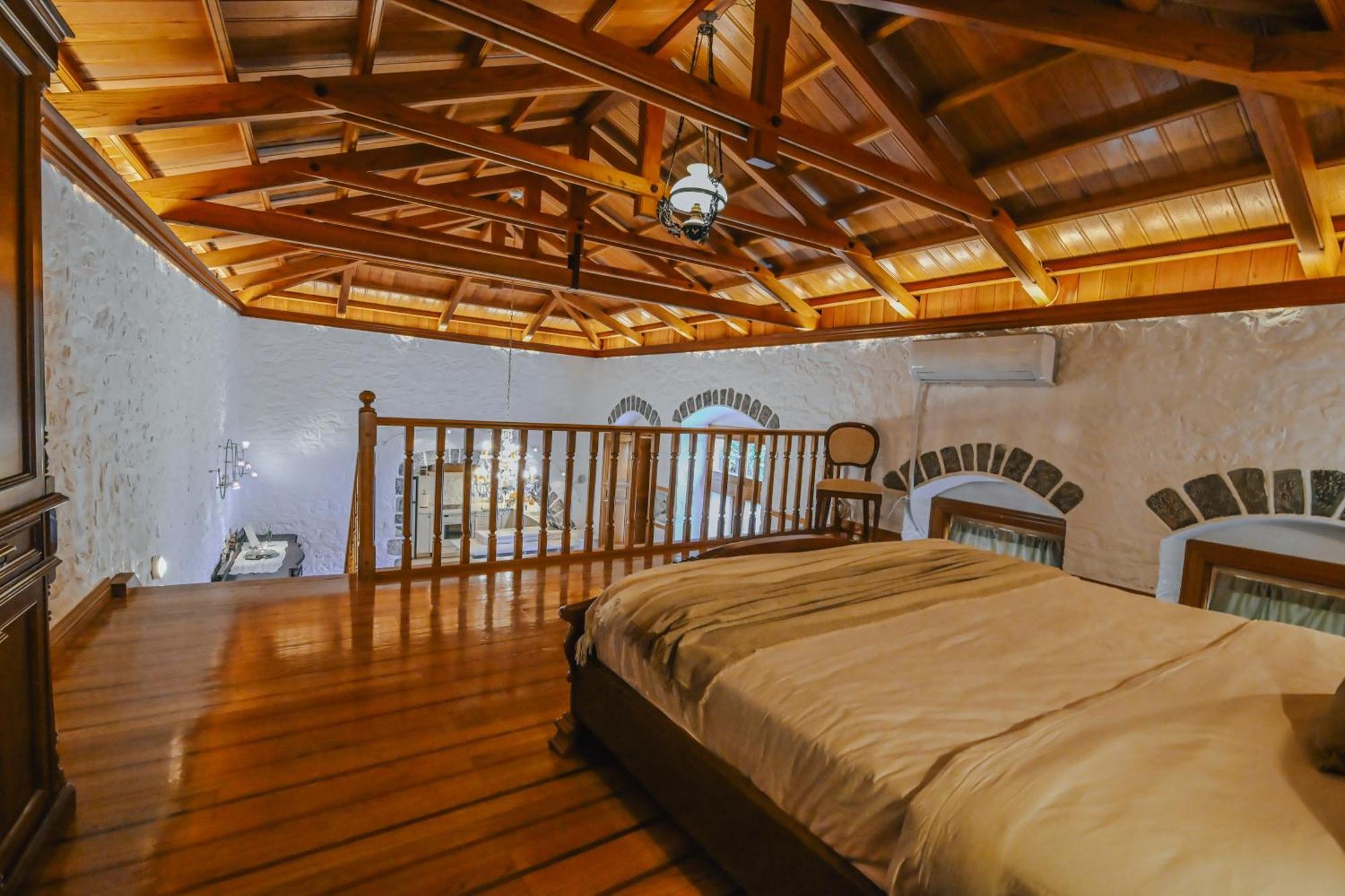 Mansion Eugenie Villa ไฮดรา ภายนอก รูปภาพ